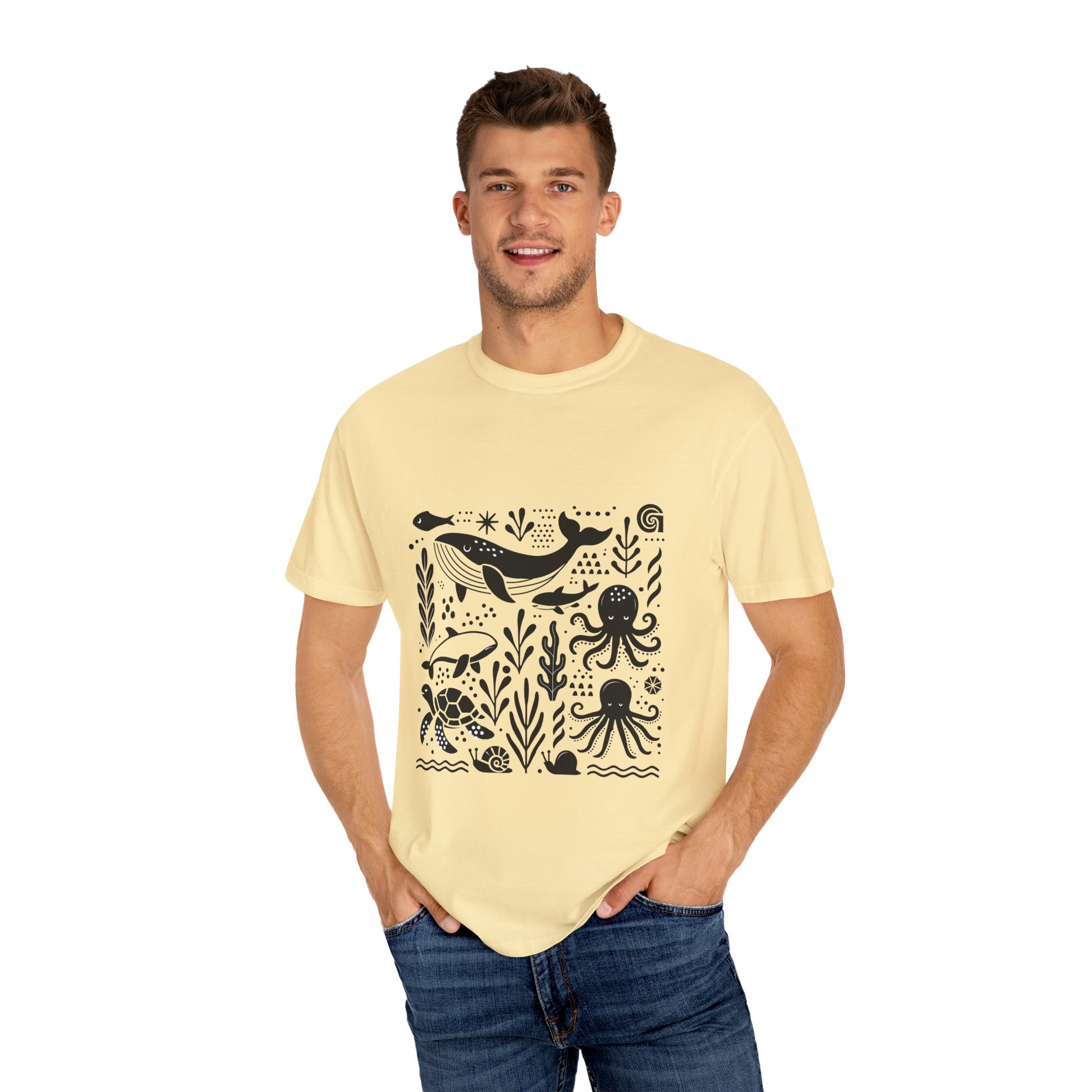 High Contrast Ocean Life Tee Banana T-Shirt